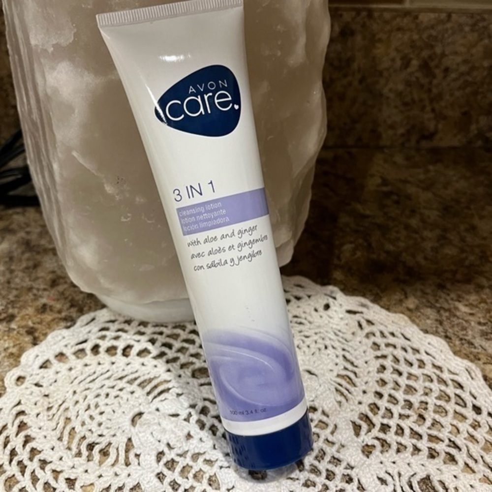 Avon Care 3 in 1 Cleansing Lotion With Aloe And Ginger New
